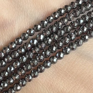 Hematit fasetovaný, 3 mm, syntetický nemagnetický, šňůra 38 cm (cca 136 korálků)