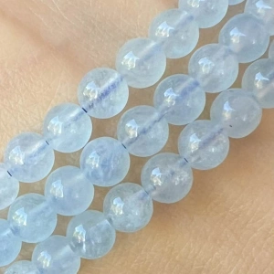 Akvamarín, kvalita AA, 6 mm, půlšňůra 19 cm (cca 30 korálků)